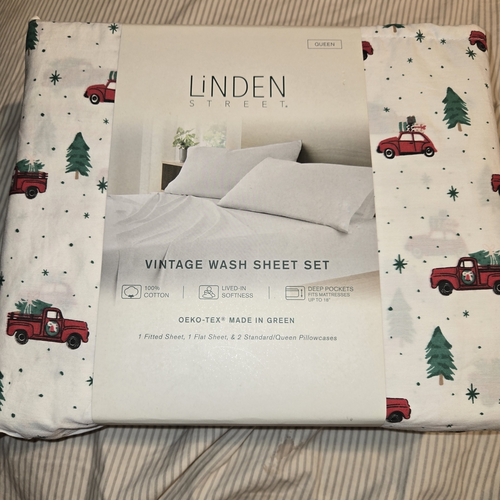 Linden Street Vintage Wash QUEEN Sheet Set - White with Red & Green Accents